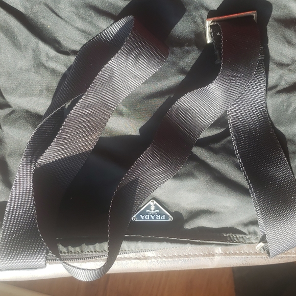 Prada - Picture 3 of 6